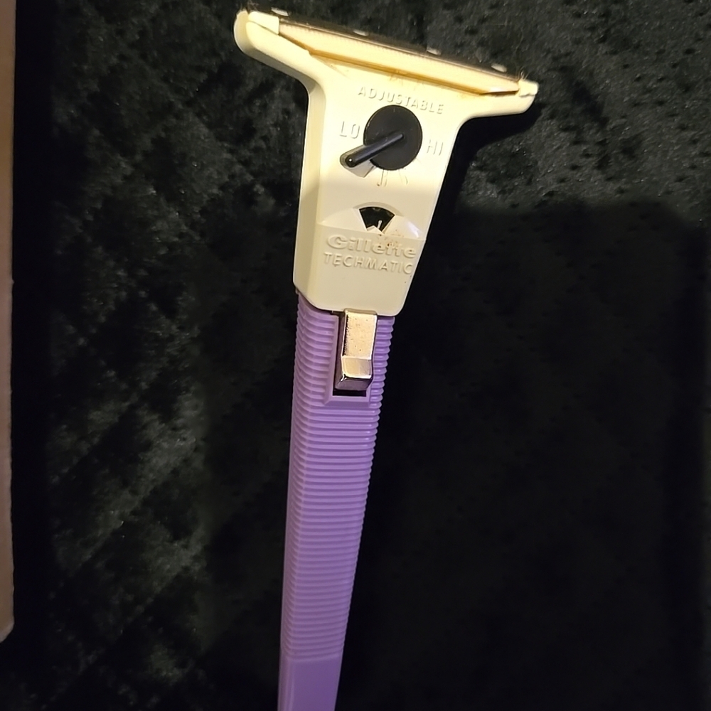 Gillette1971 R3 Gillette Purple Techmatic Razor - Picture 3 of 7
